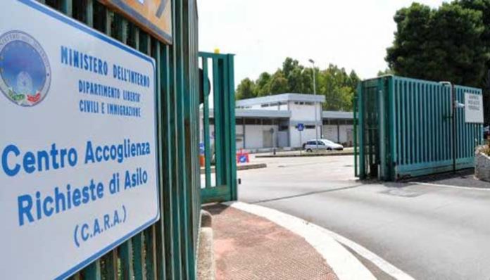 La storia dei migranti fuggiti a Bari dopo i 400 arrivi dalla Sicilia article-post