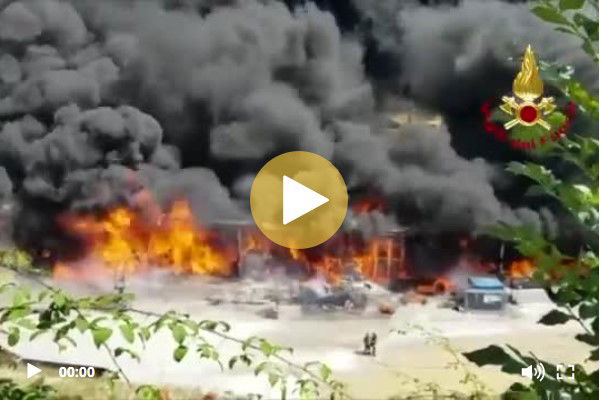 L’incendio alla Donato Martinelli di Leffe preview