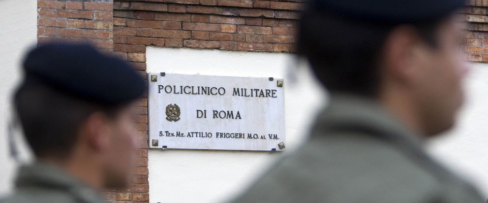 I tre positivi che aggrediscono gli infermieri e tentano di scappare dall’ospedale militare al Celio article-post