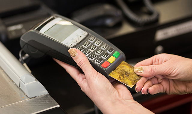 POS e Bancomat: l’incentivo a chi paga senza contante nel DL Agosto article-post