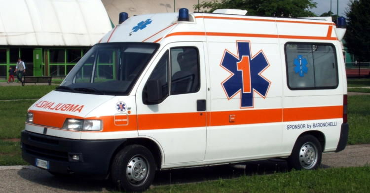 11 anni suicidio napoli via mergellina