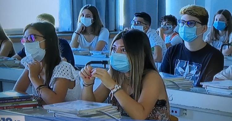 mascherine chirurgiche a scuola sospensione