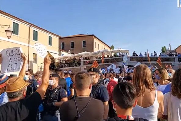 salvini contestato dolo veneto