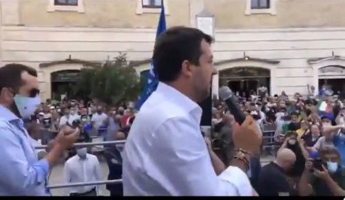 Salvini contestato anche a Matera preview