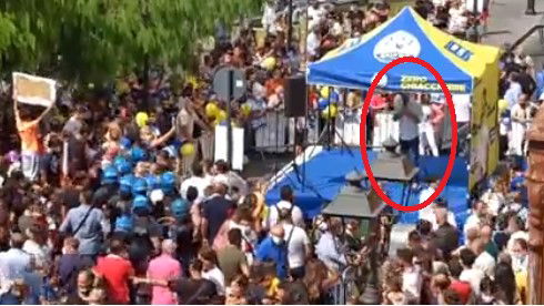 “Venduto”: fischi e lancio di pomodori per Salvini contestato a Torre del Greco article-post