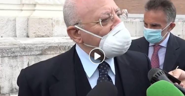 CAMPANIA RISCHIO CHIUSURA vincenzo de luca indagato