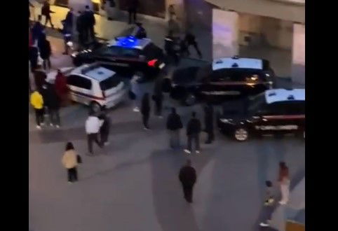 Gli agenti presi a calci e pugni a Livorno durante i controlli anti COVID article-post