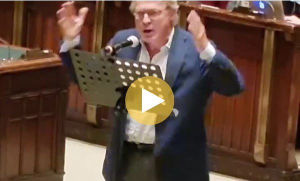 Sgarbi manda all’inferno i parlamentari che hanno votato le misure contro il Coronavirus preview