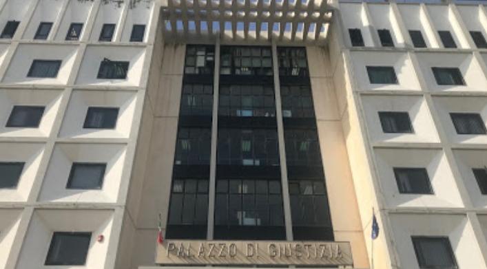 siracusa tenta di uccidere figli per assicurazione