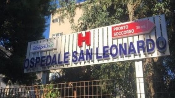 cardiopatico muore barella ospedale san leonardo castellammare di stabia