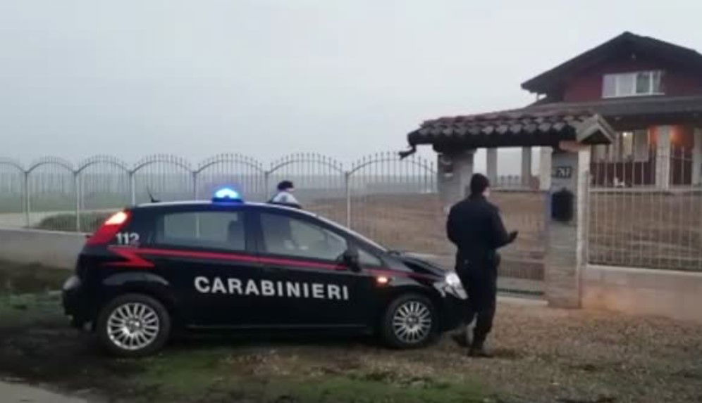 L’uomo che spara a moglie e figli e si uccide a Carignano article-post