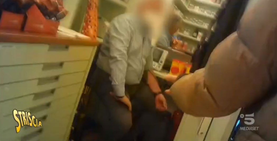 farmacista merano denunciato test rapido striscia la notizia video