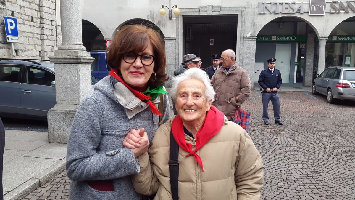 Mandata a processo per aver criticato foto naziste. Assolta. article-post