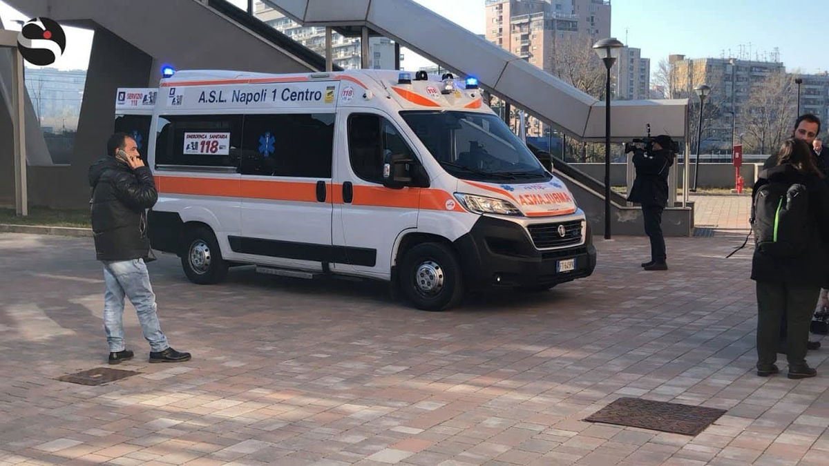 L’ambulanza presa a calci e pugni a San Giovanni a Teduccio article-post