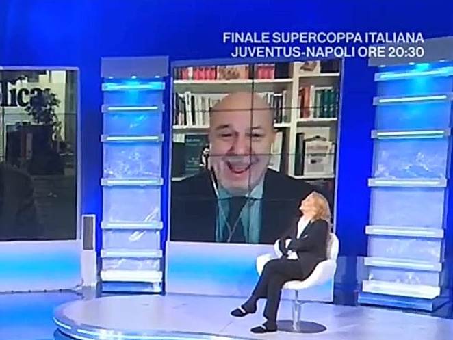 Tutti conto Friedman. Anche chi portava bambole gonfiabili sul palco… article-post