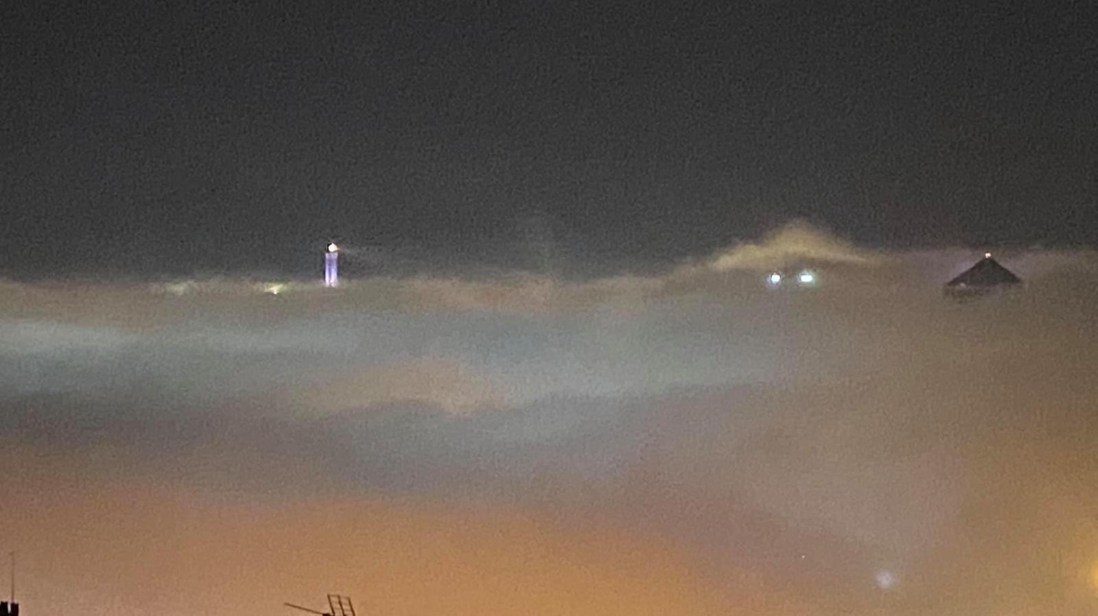 Genova rapita da Caligo, la "nebbia di mare" che ha nascosto la città