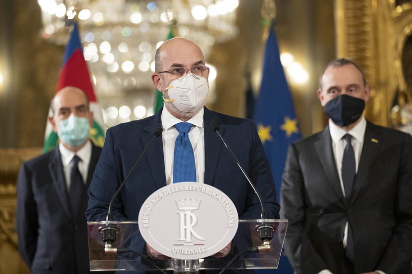 E anche Crimi dice (quasi) addio al M5S article-post