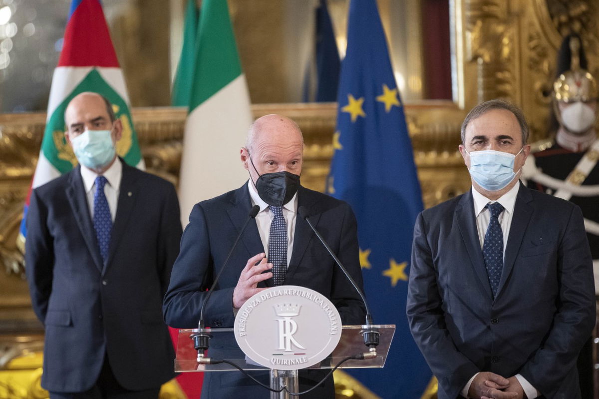 La “blastata” di De Falco a Meloni: “Il blocco navale? È illegale. E se non lo capisci…” article-post