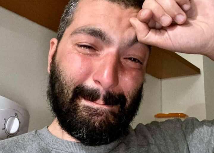 “Ricchio**”: gli insulti omofobi a Pierpaolo Mandetta. E il post diventa virale article-post