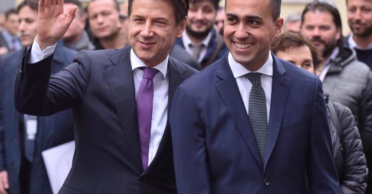 di maio convegno su Leonardo Aerostrutture: innovare il presente guardan