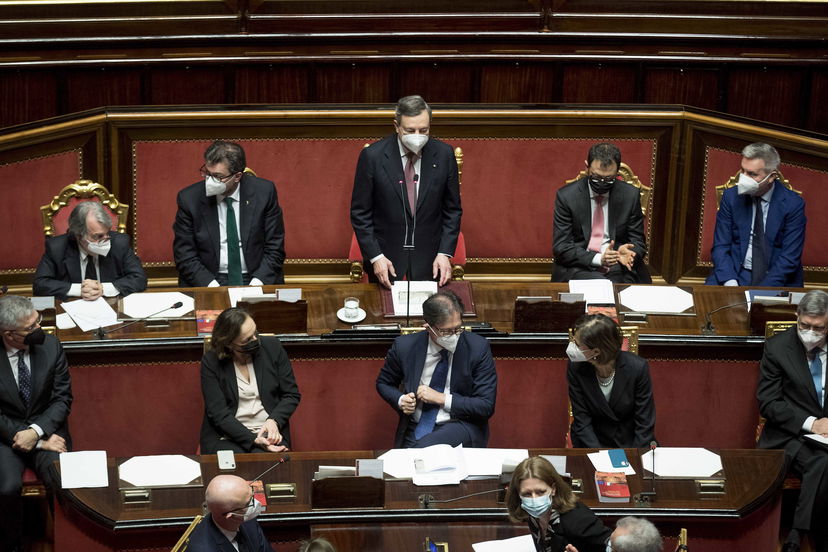 Il governo Draghi incassa la fiducia anche alla Camera con 535 sì article-post