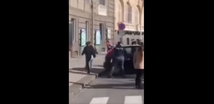 video rissa lungomare napoli