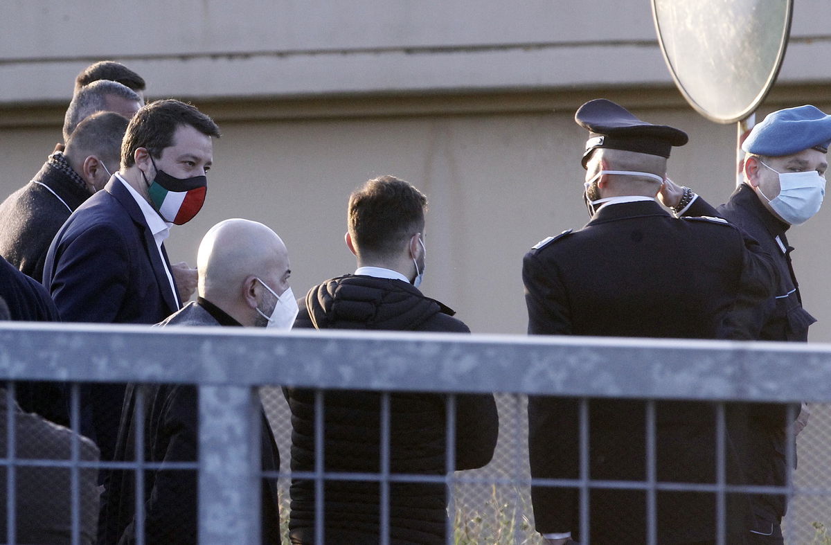 Salvini e gli agenti penitenziari condannati per tortura che sono “servitori dello Stato” article-post