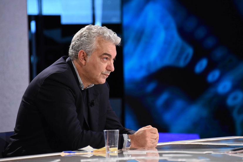 Domenico Arcuri indagato con l’accusa di peculato e abuso d’ufficio article-post