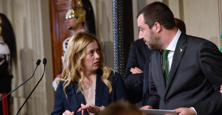sondaggi politici oggi Meloni contro Salvini coprifuoco