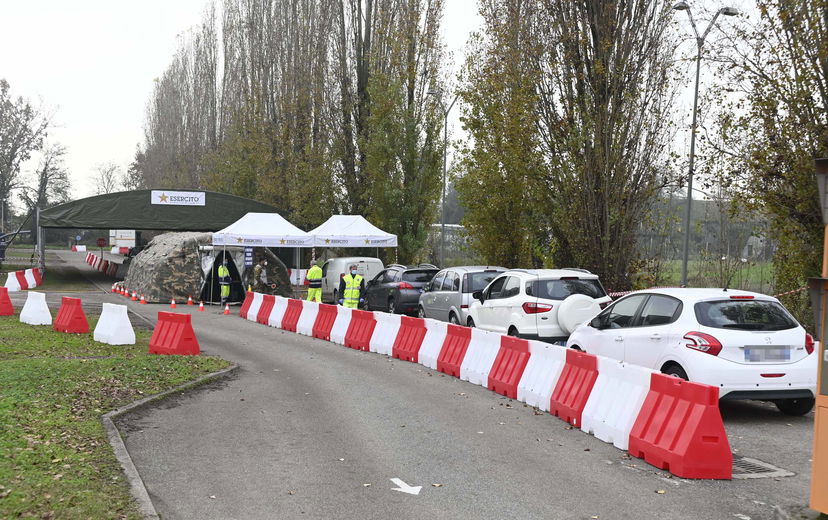 Milano, il parco di Trenno diventa il primo polo di vaccinazioni “drive through” article-post