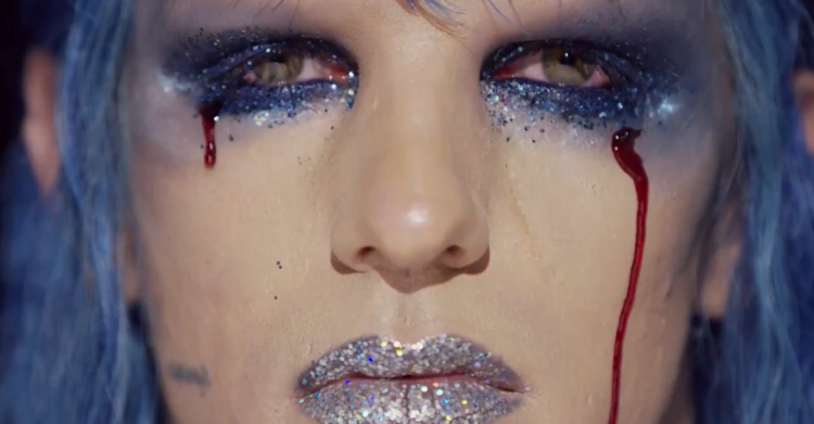 achille lauro piange sangue sanremo perchè video