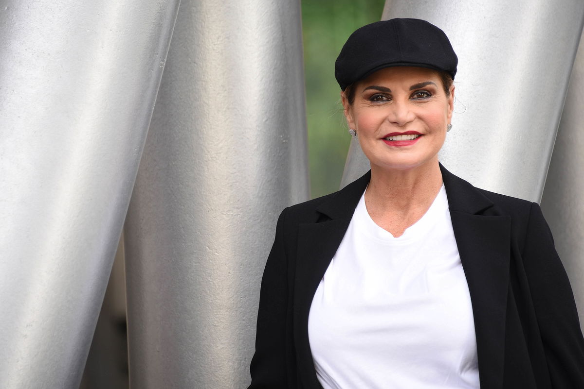 Amadeus: “Simona Ventura positiva al Coronavirus, salta Sanremo” article-post