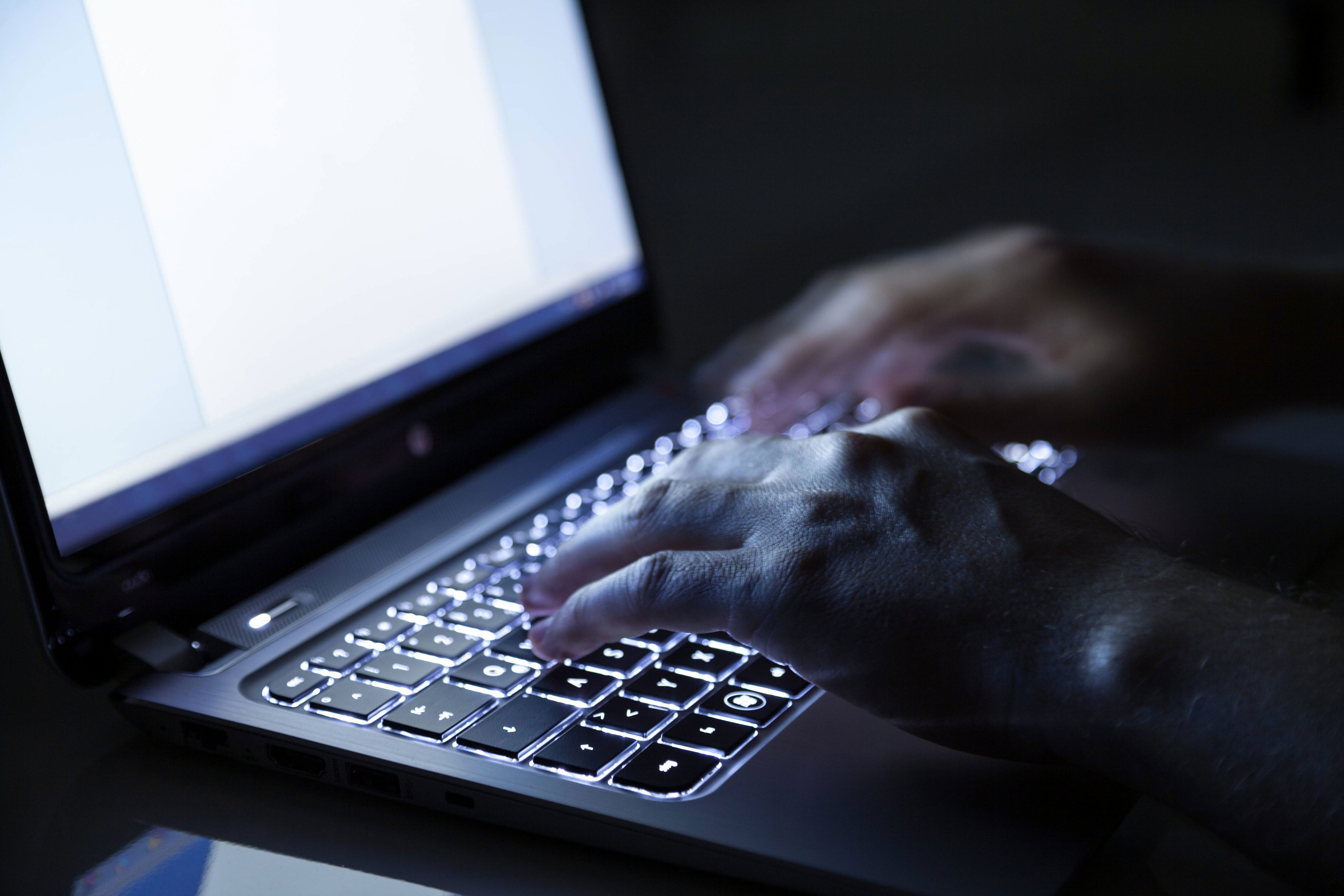 dad formazione online hacker russi sito polizia dark web