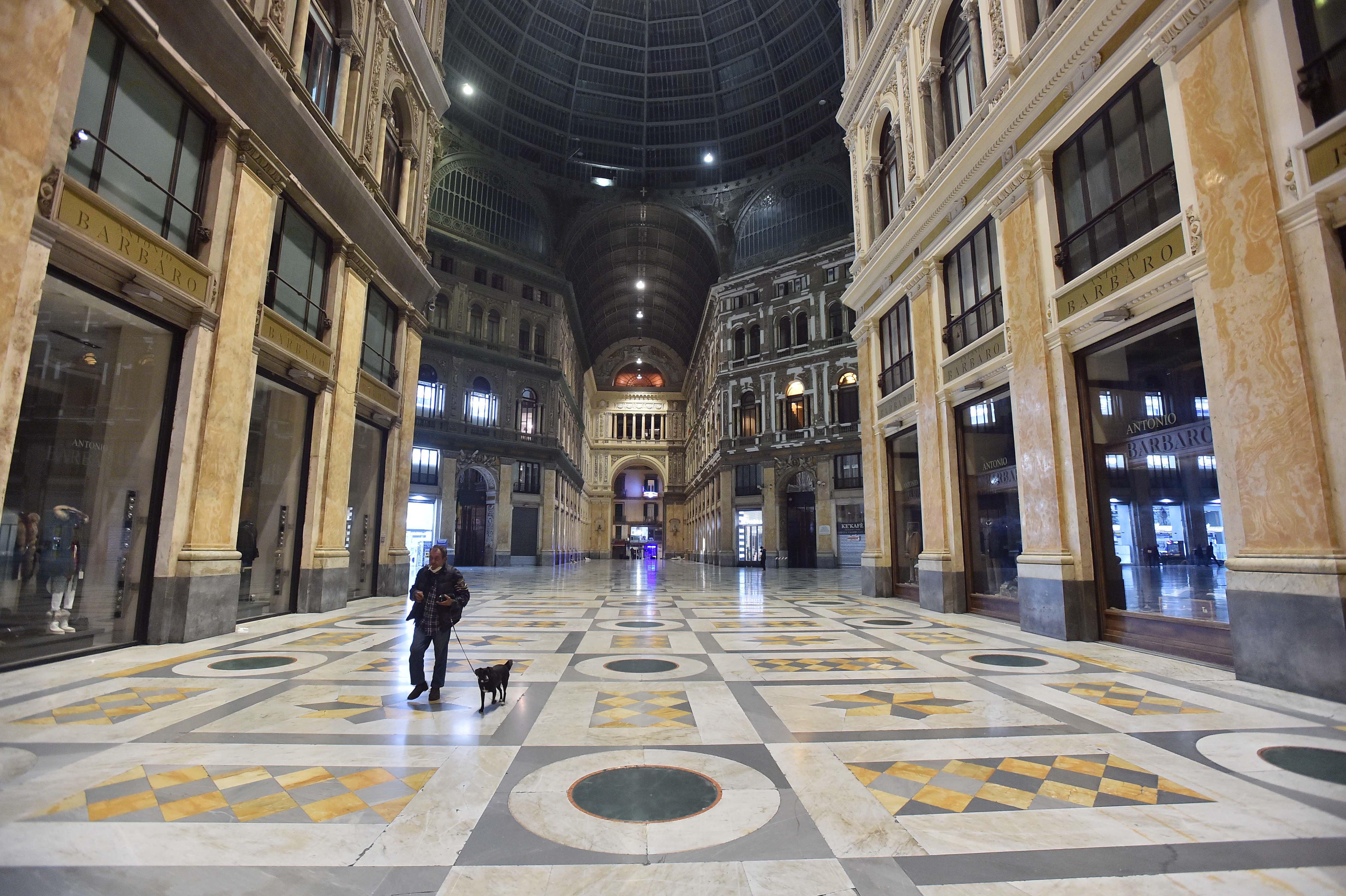 italia chiusa fino a maggio zona rossa cosa riapre dopo pasqua lockdown pasqua cosa chiude decreto draghi 15 marzo 2021