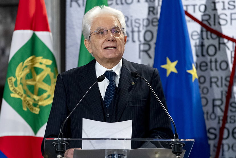 Mattarella fa il vaccino COVID e c’è chi insinua che abbia saltato il turno (non è così) article-post