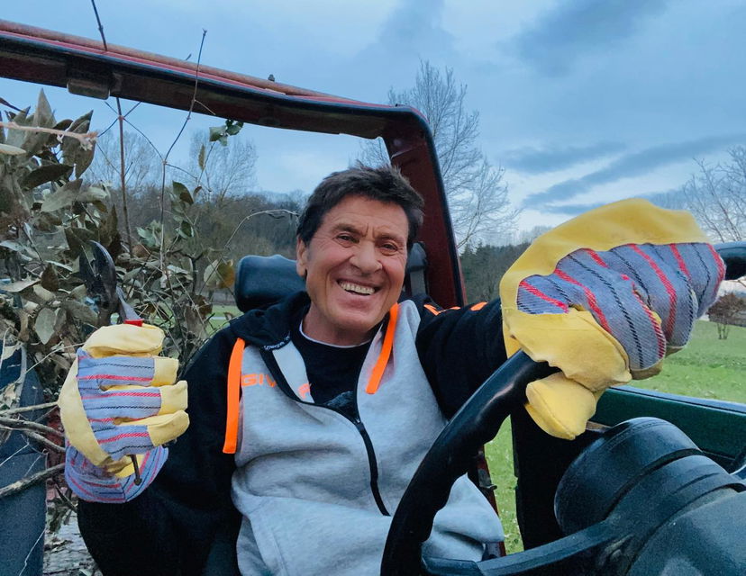 Come sta Gianni Morandi dopo essere stato ricoverato per ustioni article-post