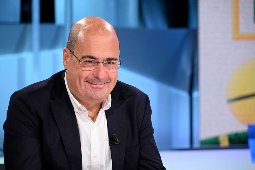 Ora i vertici del Pd chiedono a Zingaretti di cambiare idea preview