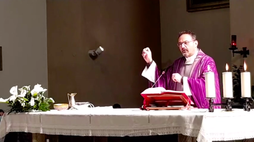 L’incredibile omelia del prete: “I vaccini sono realizzati con i feti vivi abortiti” | VIDEO preview