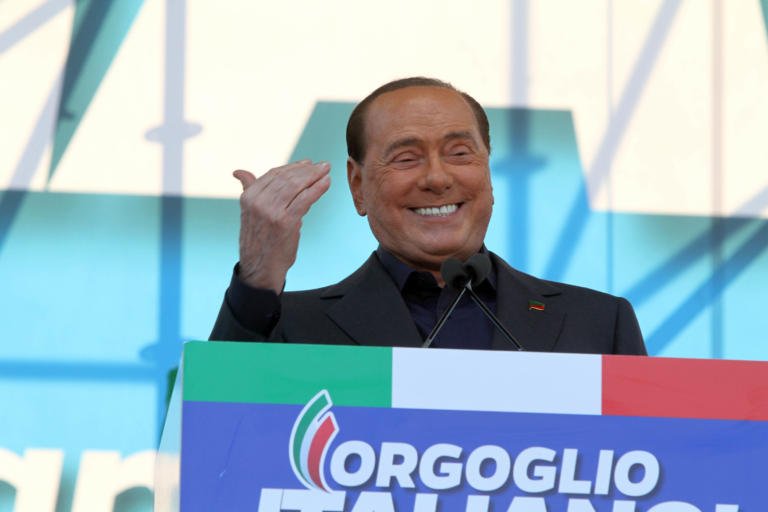 Berlusconi nel trentennale dell’omicidio di Falcone: “Lotta alla mafia priorità dei nostri governi”