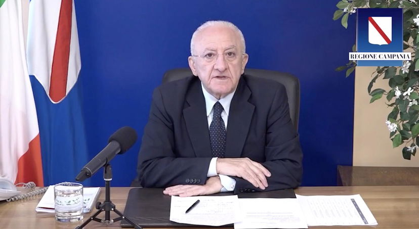 Anche Vincenzo De Luca indagato: si allarga lo scandalo delle Coop di Salerno article-post