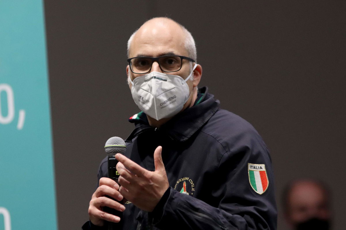 Curcio: “C’è chi ascolta ogni sussurro complottista, in tanti non si prenotano” article-post