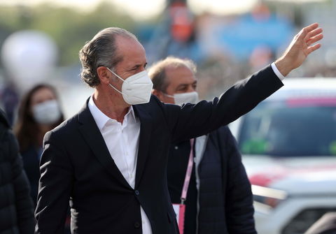 La vera storia di Zaia e della “sostituzione etnica” dei non vaccinati con i lavoratori ucraini (che non c’è e non ci sarà) preview