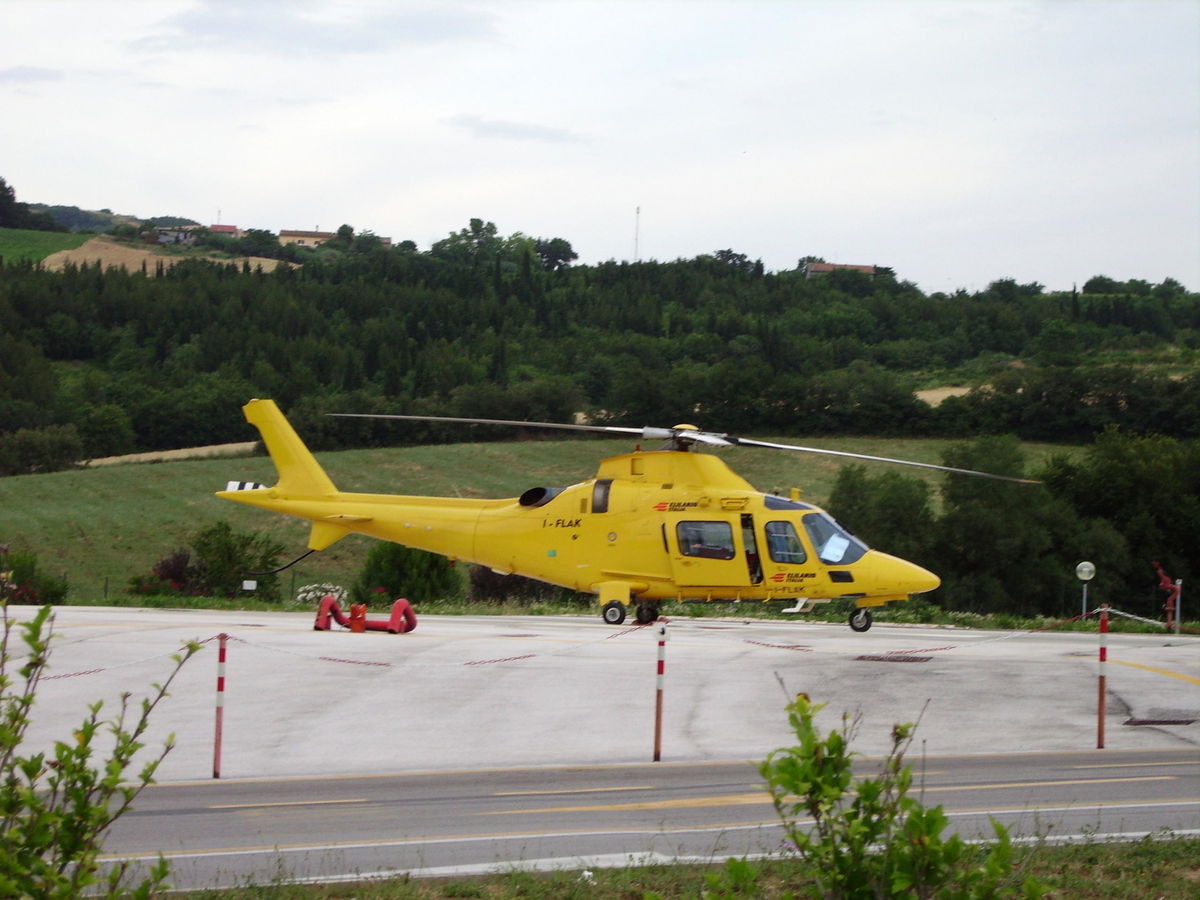 Tragico incidente a Ferragosto: papà investe la figlia di 1 anno e 8 mesi mentre fa retromarcia article-post