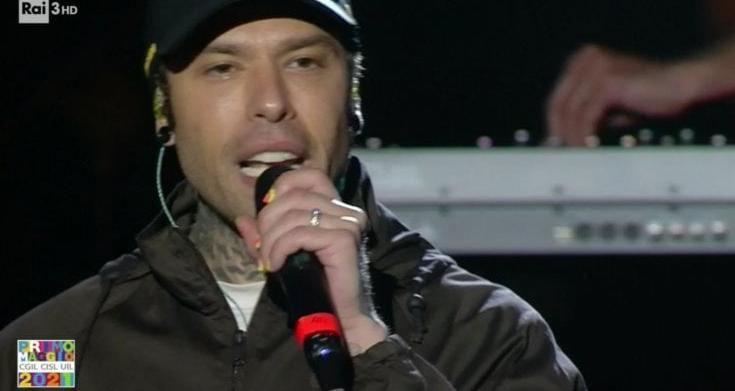 rai vuole fare causa a fedez