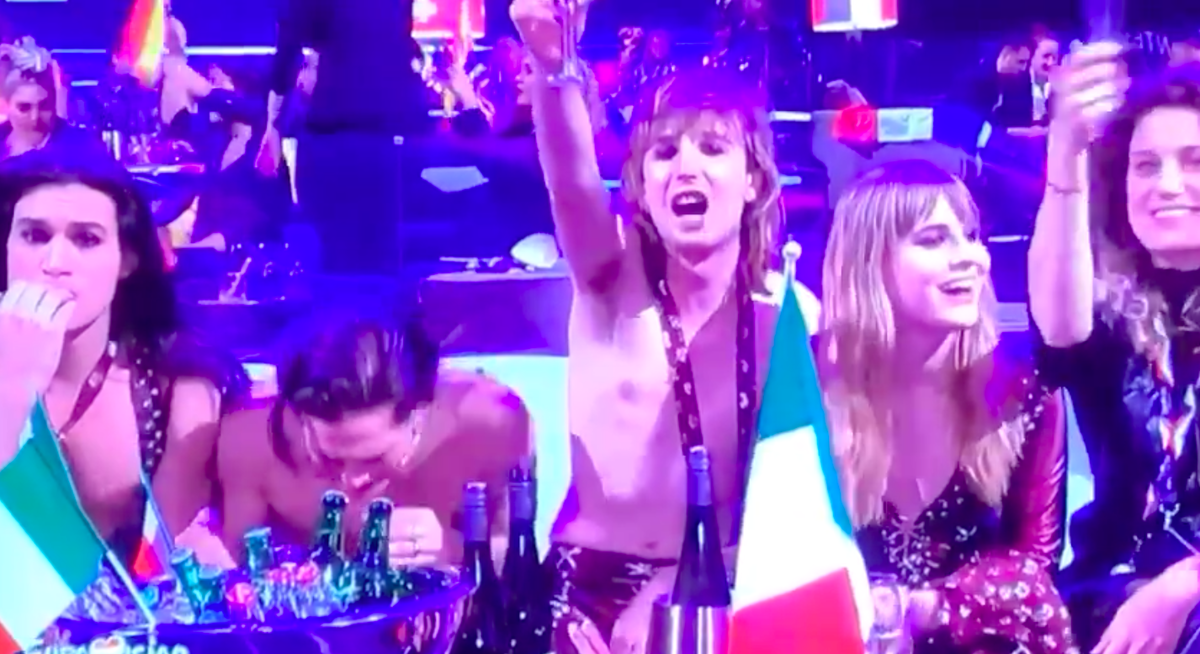 Eurovision, Damiano dei Maneskin si è drogato in diretta? No! article-post