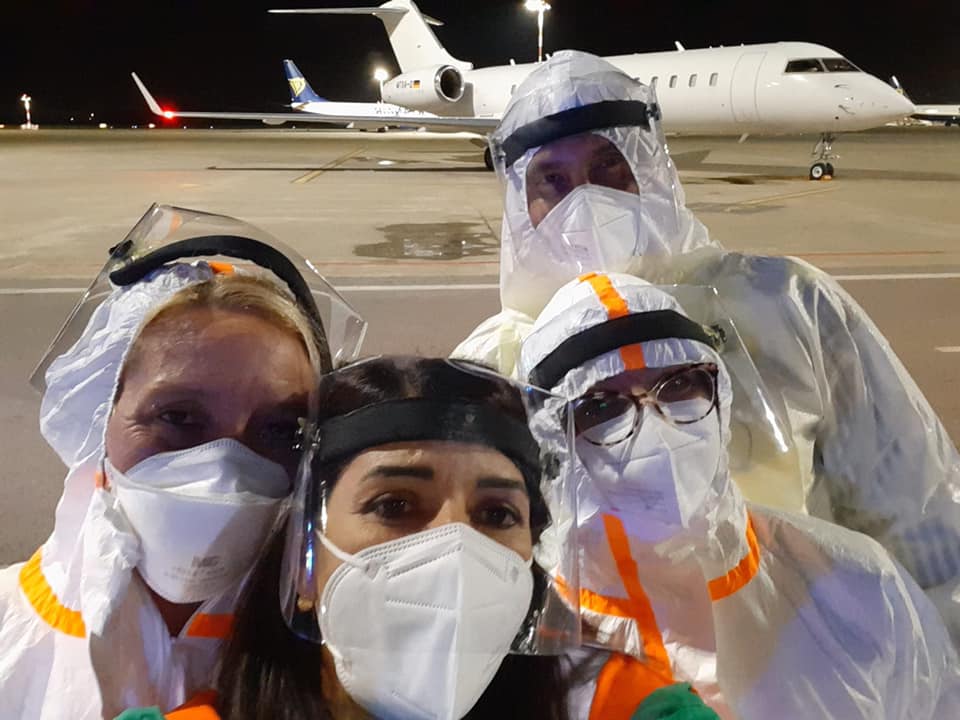 Rientra in Italia la famiglia Galli, bloccata in India dal covid. Lì per adottare una bambina article-post