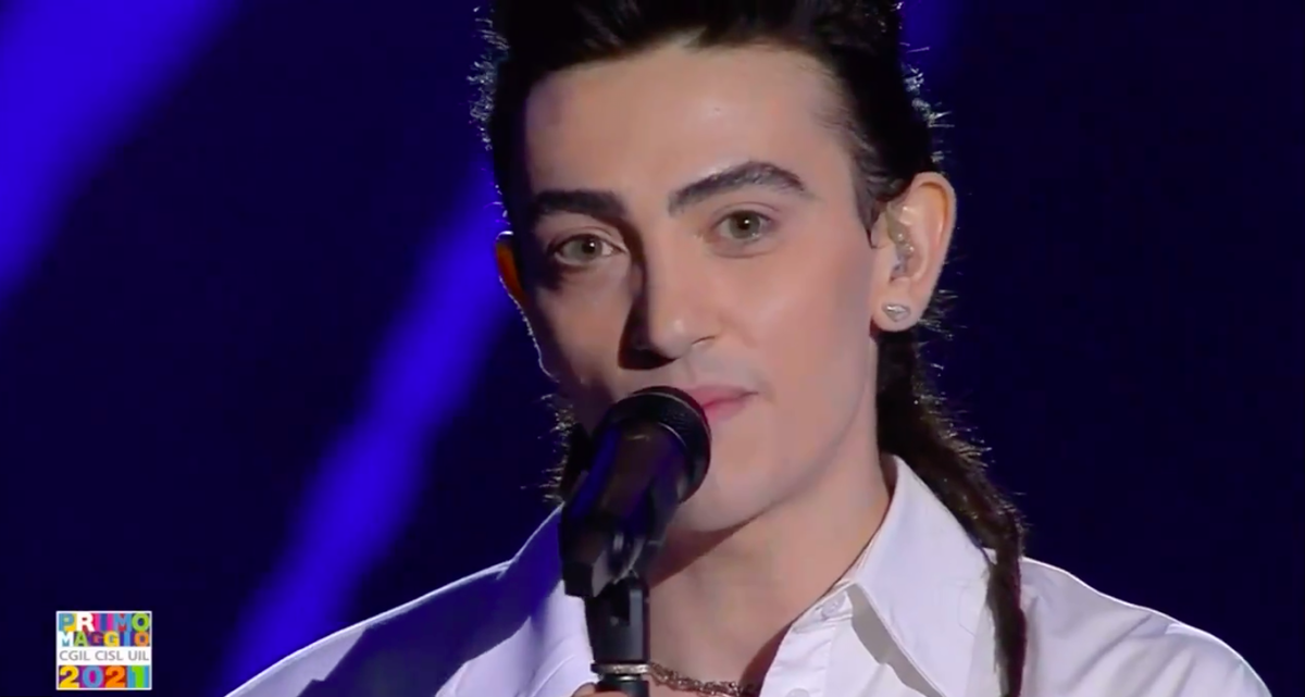 La lezione di Michele Bravi a Pio e Amedeo sul significato delle parole | VIDEO article-post