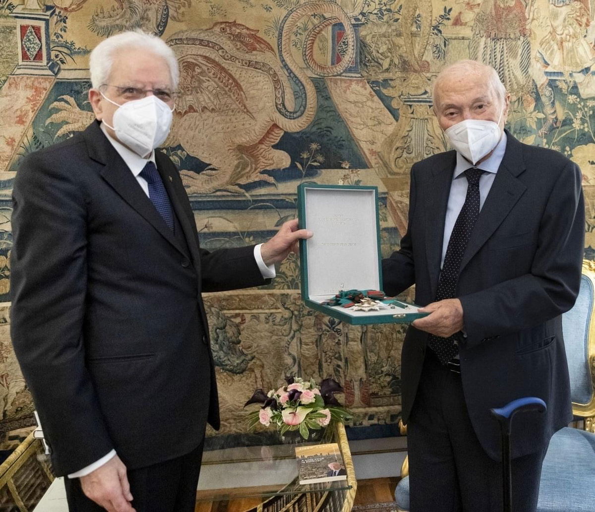 Mattarella chiude al secondo mandato: “Sono vecchio, tra 8 mesi voglio riposare” article-post