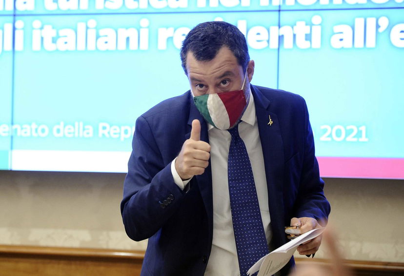 Salvini a Bologna: il candidato non c’è ma incontra Prodi article-post