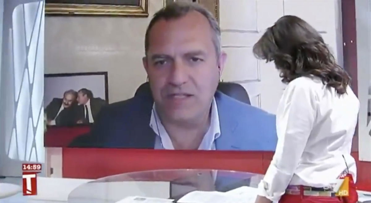 “Siamo tutti cavie”: le incredibili dichiarazioni di De Magistris sui vaccini | VIDEO article-post